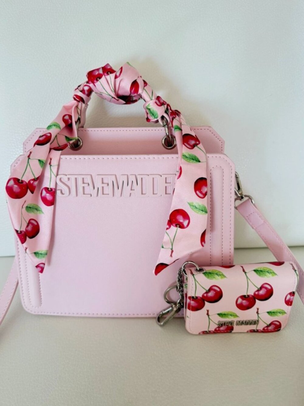 NWT STEVE MADDEN BEVELYN SCARF SATCHEL CROSSBODY BAG CHERRIES SCARF WALLET PINK